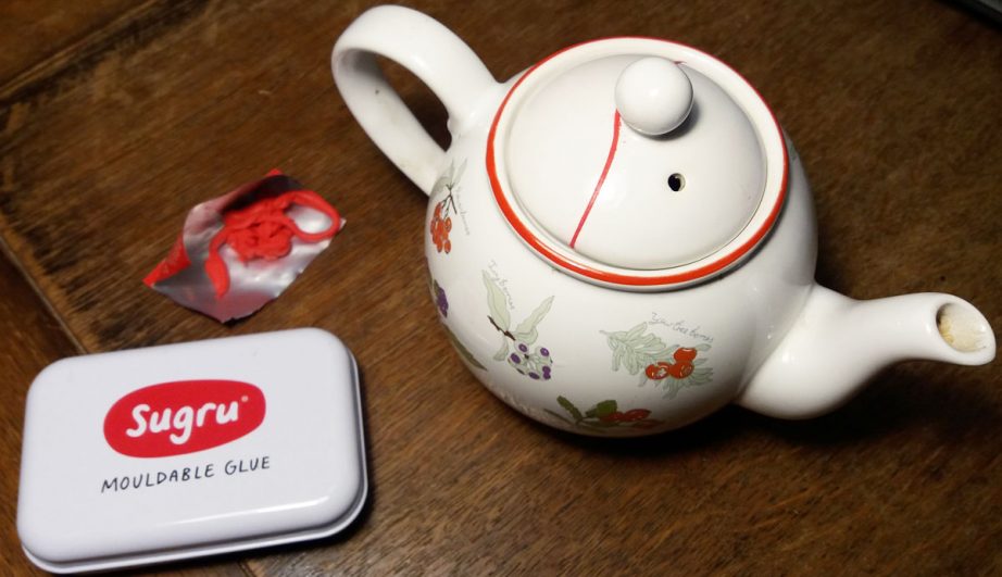 sugru teapot mend